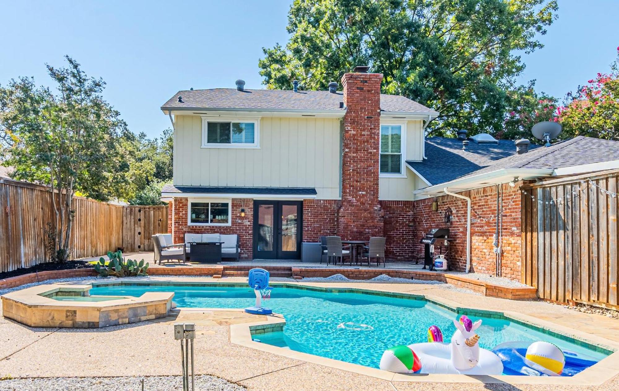 Serenity Dallas Home Exterior photo